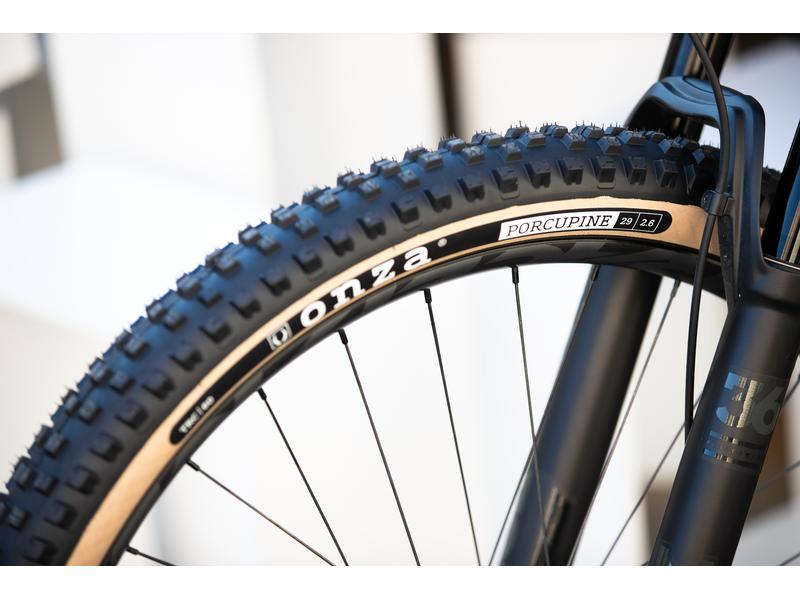 Onza Velopneu Porcupine Skinwall, 60 Rubber, 29  x 2.4