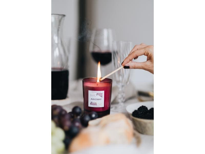 AVA &amp; MAY Duftkerze Bordeaux 490 g