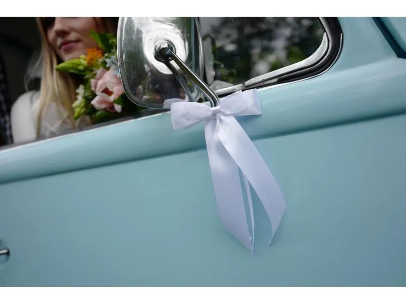 Partydeco Partyaccessoire Autodekoration Schleife Satin 14 cm, Weiss