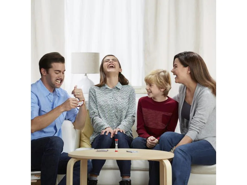 Hasbro Gaming Familienspiel Klartext