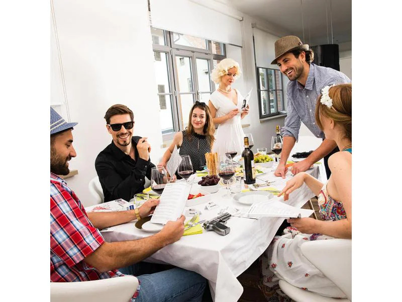 Kosmos Partyspiel Murder Mystery Party: Pasta und Pistolen