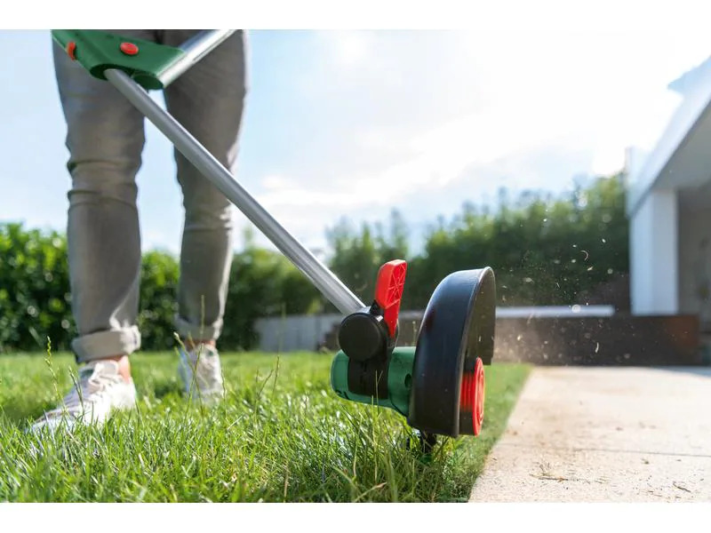 Bosch Akku-Rasentrimmer UniversalGrassCut 18 V-260 Set