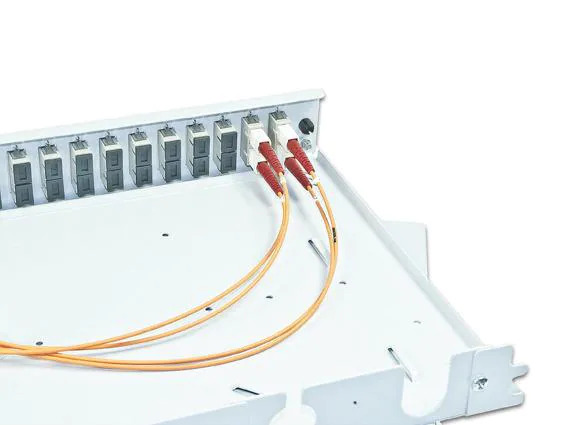 Lightwin 19 Verteiler Set Box mit 24xE2000/APC Kupplungen SM