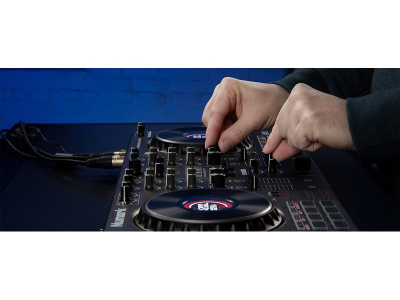 Numark DJ-Controller NS4FX