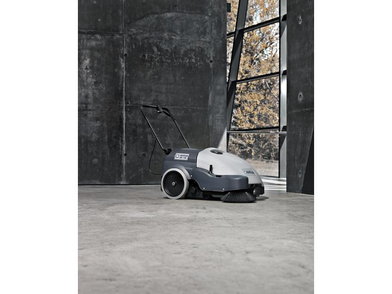 Nilfisk Akku-Kehrmaschine SW750