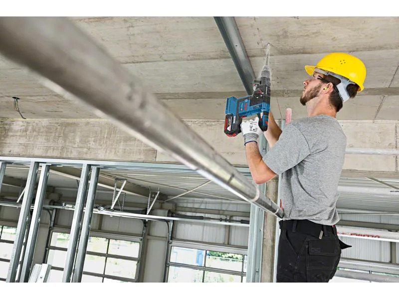 Bosch Professional Akku-Bohrhammer GBH 18V-26 F Solo