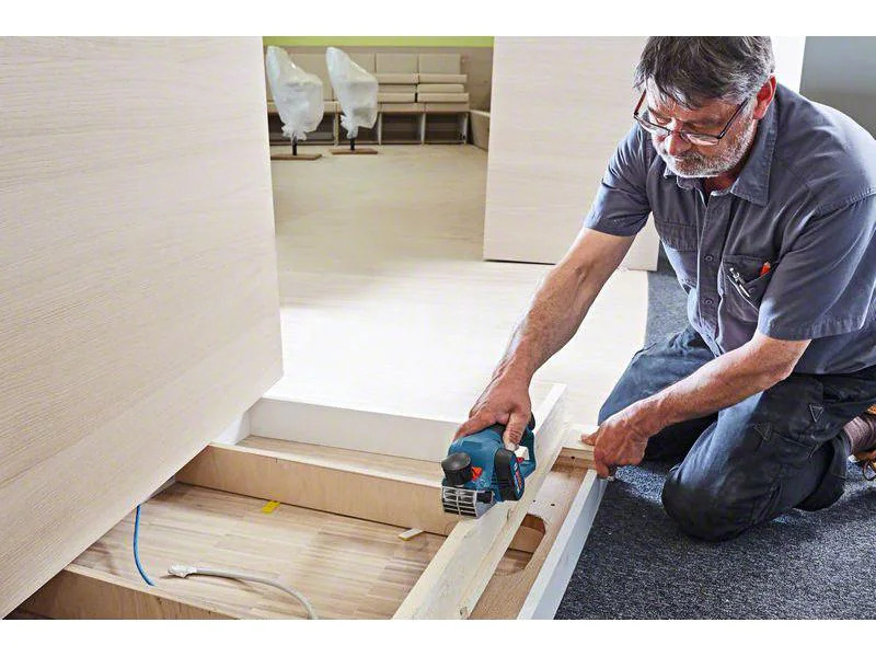Bosch Professional Akku-Hobel GHO 12V-20, 2x 3 Ah Kit