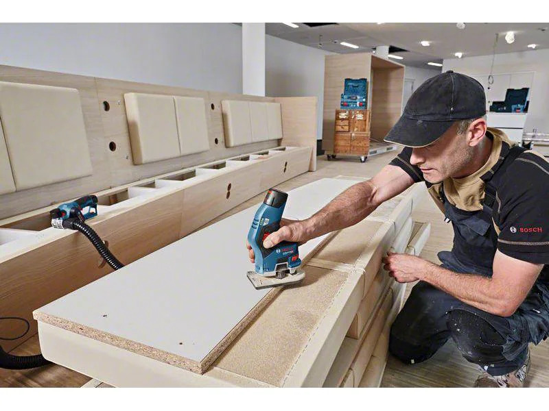Bosch Professional Akku-Kantenfräse GKF 12V-8, 2 x 3.0Ah, L-Boxx Kit
