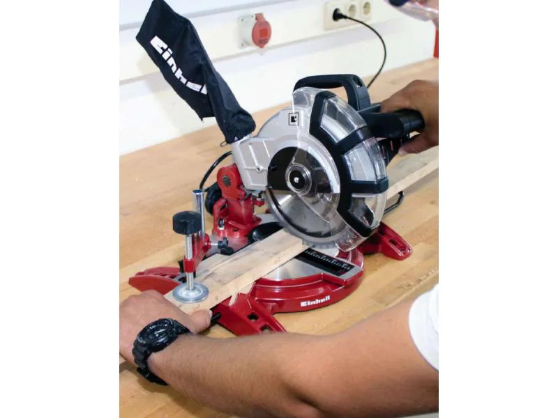 Einhell Kapp- und Gehrungssäge TC-MS 2112