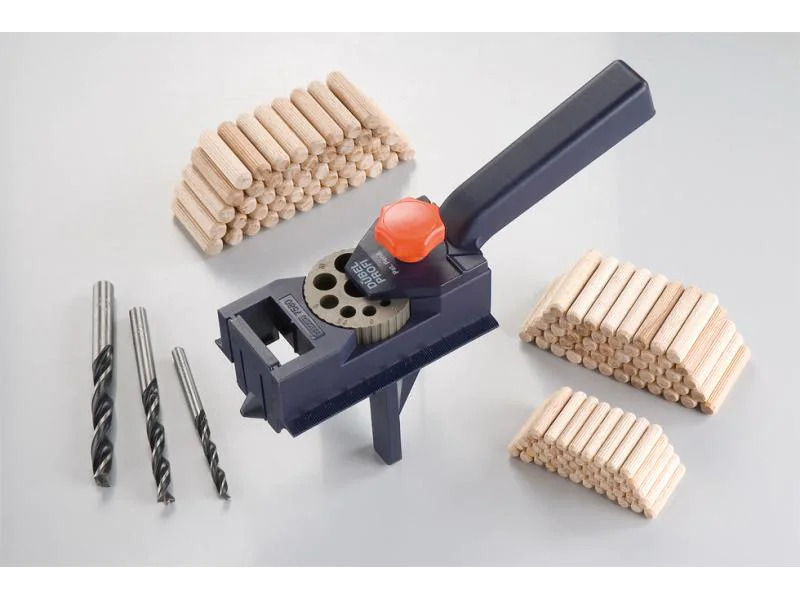 kwb Dübelbohrlehre mit Holzdübeln und Spiralbohrer
