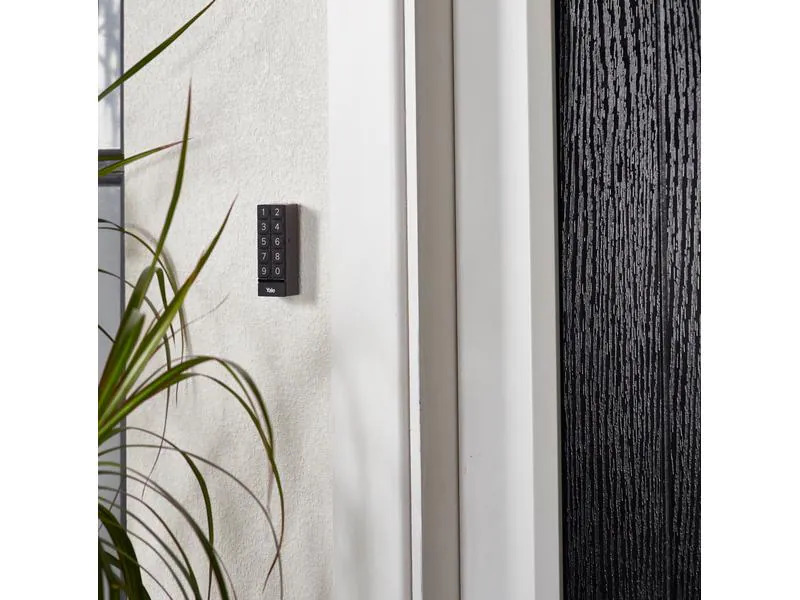 Yale Linus Smart Lock, Silber EU, inkl. Bridge, Keypad, Zylinder