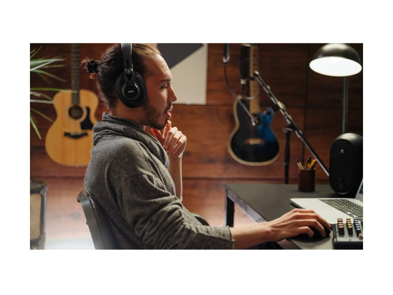 AKG Over-Ear-Kopfhörer K371 Schwarz