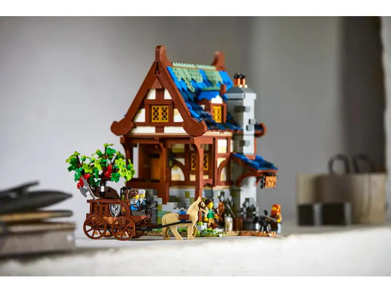LEGO® Ideas Mittelalterliche Schmiede 21325