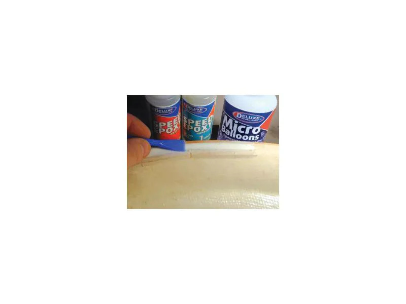 Deluxe Materials Spachtelmasse Microballoons 250 ml, Weiss