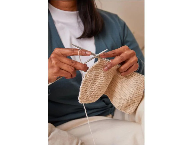 DMC Strickset Gift of Stich Teddymütze und Schuhe
