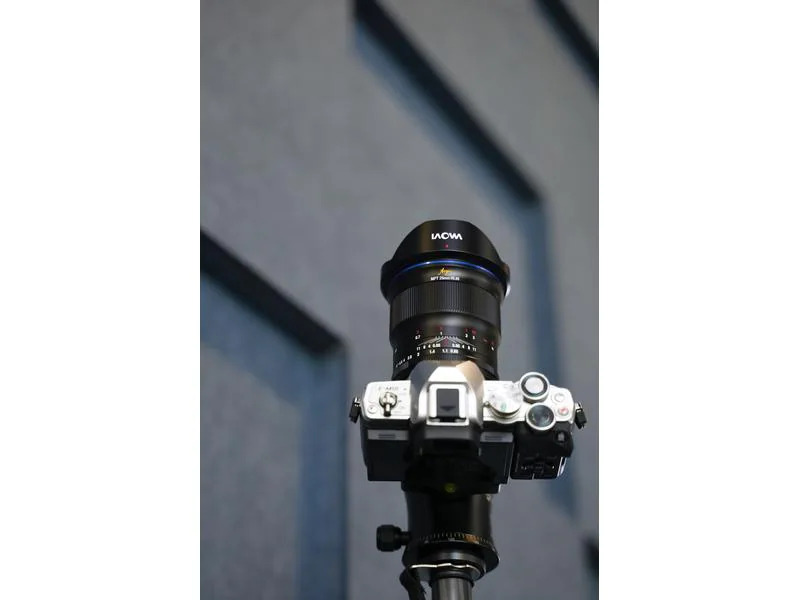Venus Optic Festbrennweite Laowa Argus 25 mm f/0.95 MFT APO – MFT
