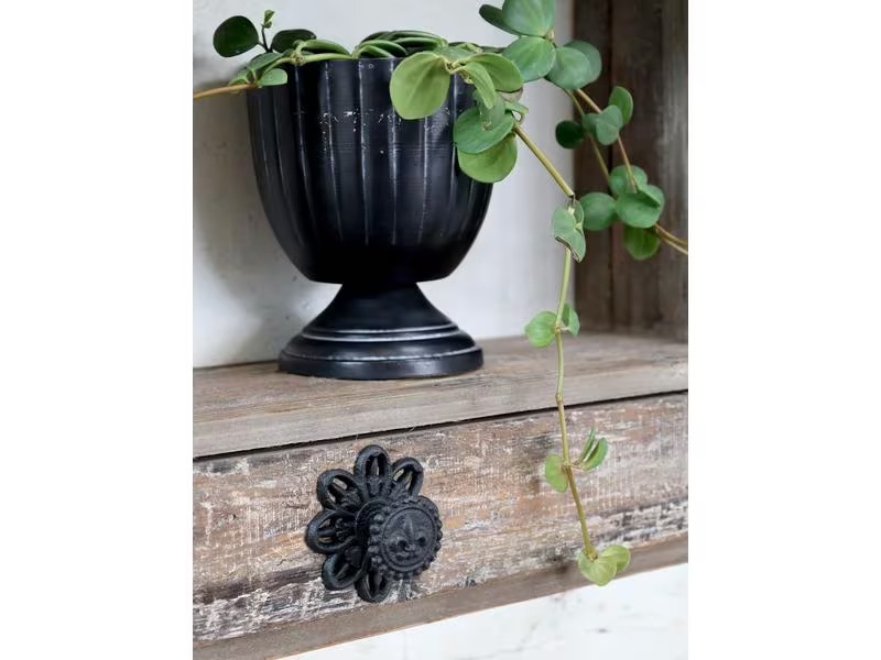 Chic Antique Möbelgriff mit französischer Lilie Ø 8 cm, antik Schwarz