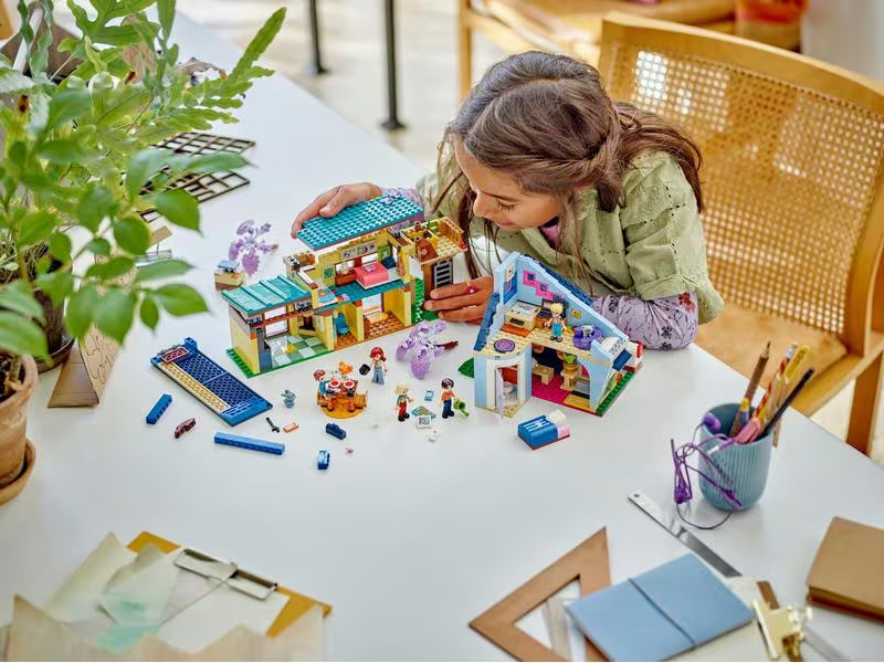 LEGO® Friends Ollys und Paisleys Familien Haus 42620