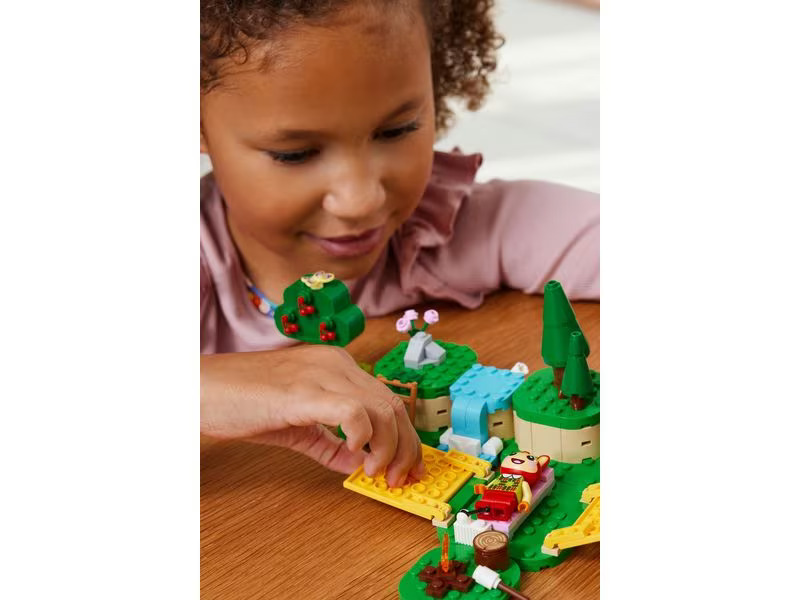 LEGO® Animal Crossing Mimmis Outdoor-Spass 77047