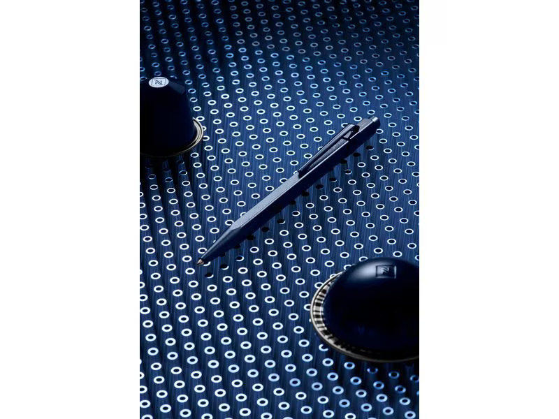 Caran d'Ache Kugelschreiber Nespresso Edition 6 Medium (M), Dunkelblau