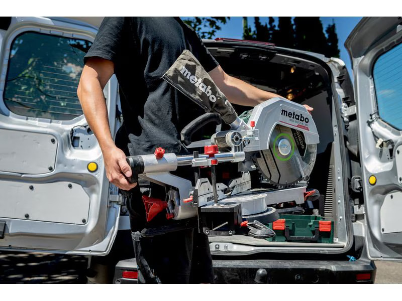 Metabo Akku-Kapp- und Gehrungssäge KGS 18 LTX BL, Kit