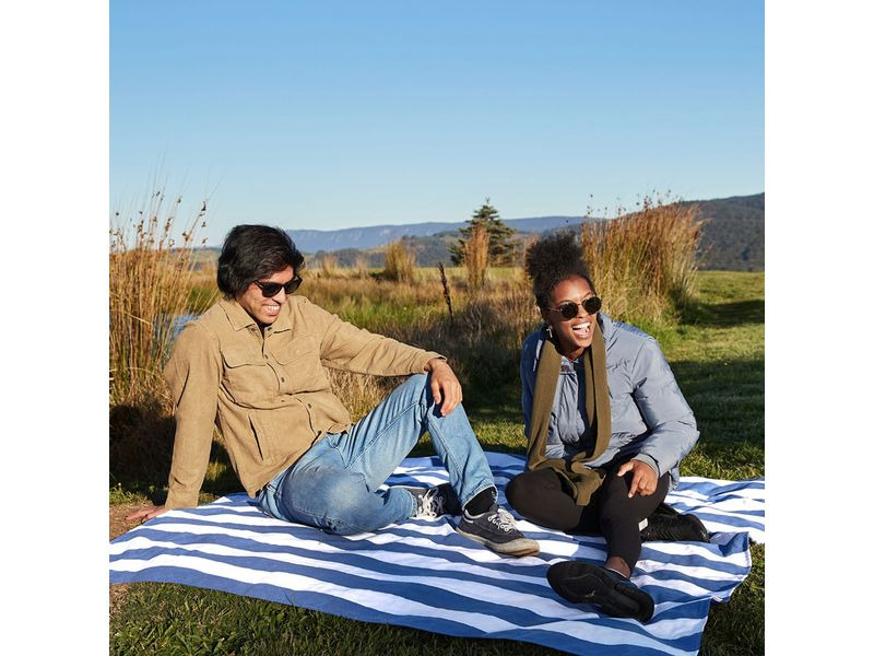 Dock &amp; Bay Picknickdecke Whitsunday Blue 170 x 240 cm