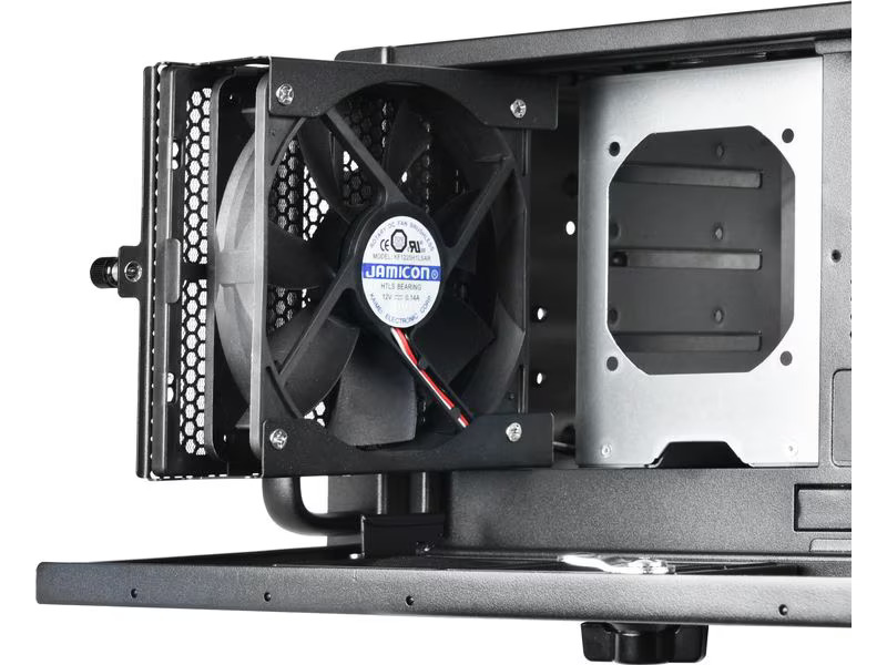 SilverStone Gehäuse RM400