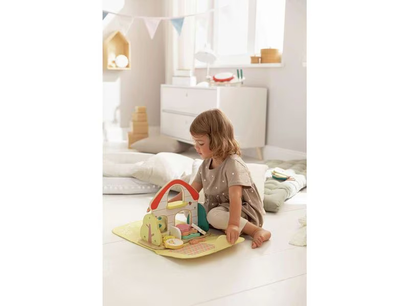Hape Beschäftigungsspielzeug Farm House Faith