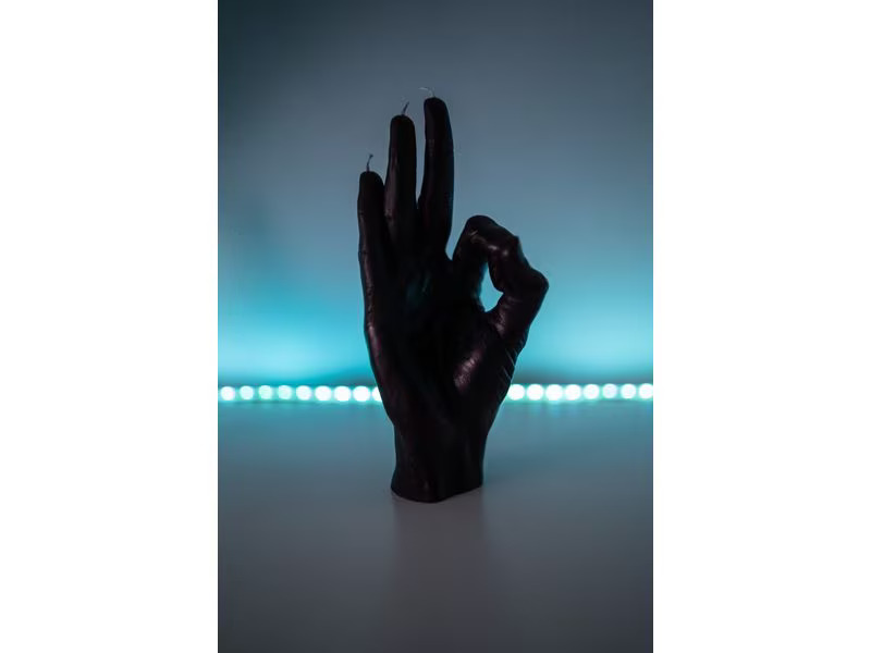 Mandatus Kerze Candle Hand OK, Schwarz