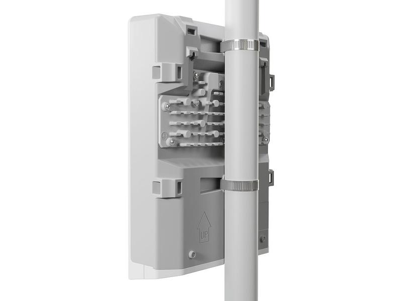 MikroTik PoE+ Switch netPower 16P, Outdoor 18 Port